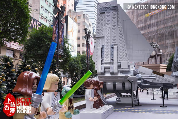 LEGO x Star Wars: The Force Awakens Exhibition at Times Square LEGO x Star Wars: The Force Awakens Exhibition at Times Square