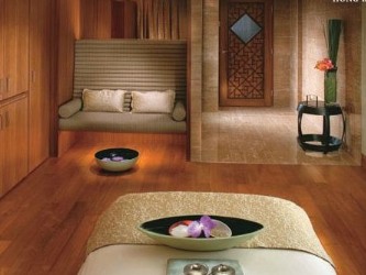 Mandarin Spa Treatment Room