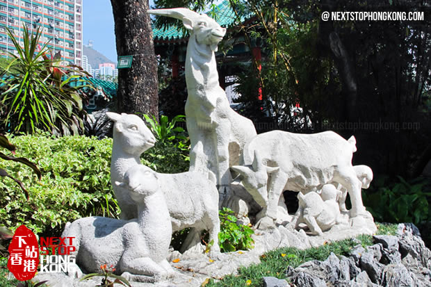 黃大仙祠的仙鄉吉羊群雕塑 (源於黃大仙當年叱石成羊的故事) 黃大仙祠的仙鄉吉羊群雕塑 (源於黃大仙當年叱石成羊的故事)