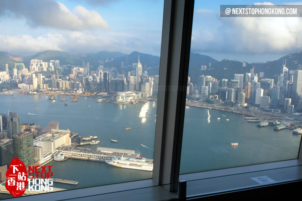天际100香港观景台上看维多利亚港 天际100香港观景台上看维多利亚港