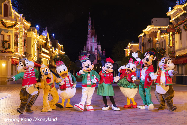 2022 Hong Kong Disneyland Christmas Celebrations "Spark Magic"